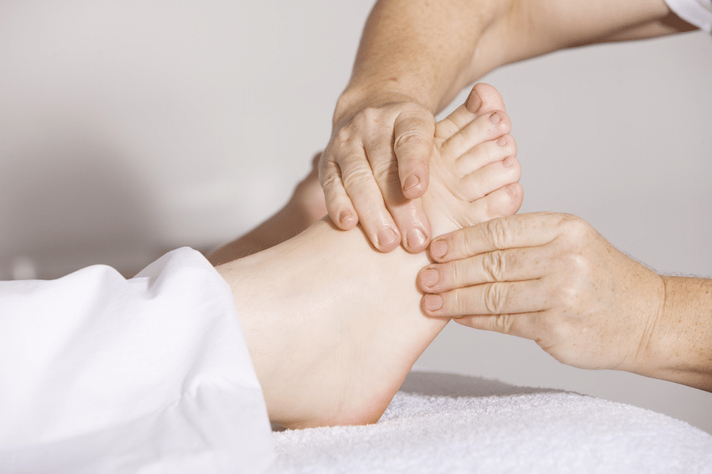 A foot massage in progress